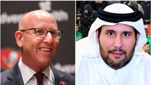 Tin nóng bóng đá tối 26/5: Tỷ phú Qatar ra 'đề xuất lạ' mua MU, nhà Glazer chần chừ vì một lý do