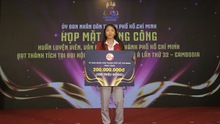 TP.HCM mừng công SEA Games 32, Huỳnh Như nhận phần thưởng đặc biệt