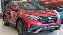 Honda CR-V giảm kỷ lục 185 triệu đồng tại đại lý, giá thực tế về dưới 1 tỷ đồng đua doanh số với CX-5 và Territory