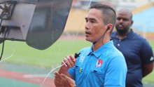 Trọng tài V-League bỡ ngỡ khi tập huấn VAR