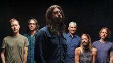 Chương mới của 'lão làng rock' Foo Fighters
