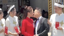 Video Phương Oanh - Shark Bình 'khóa môi' tình tứ trong đám hỏi