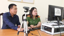 Kích hoạt định danh điện tử tại Hà Nội: Đi từng ngõ, gõ cửa từng nhà hỗ trợ người dân
