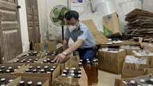 Triệt phá cơ sở sản xuất mật ong từ đường tại Hà Nội