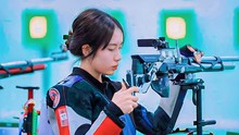 Người đẹp bắn súng Việt Nam vừa xuất sắc giành vé dự Olympic Paris 2024 nghiêm túc trên trường bắn, nhí nhảnh ngoài đời tư