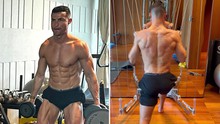 Ronaldo ở tuổi 38 vẫn cởi trần tập gym trong kỳ nghỉ đông, khoe cơ bụng khiến nhiều trai đẹp cũng phải trầm trồ