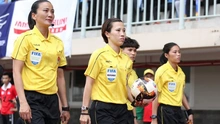 Nữ trợ lý trọng tài VAR bất ngờ xuất hiện tại sân chơi V-League