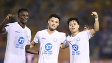 Tiền đạo nhập tịch lập hat-trick, cựu sao U23 Việt Nam solo qua 3 hậu vệ rồi ghi bàn trong chiến thắng mãn nhãn ở V-League