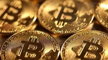 Bitcoin lần đầu tiên vượt mức 105.000 USD