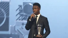 Vinicius giành giải FIFA The Best, tung lời lẽ đanh thép đáp lại việc trượt Quả bóng Vàng