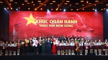 Hàng nghìn quân và dân cùng hoà nhịp "Khúc quân hành vang mãi non sông"