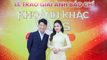 Ca sĩ Việt Tú, Vũ Thùy Linh hát chào mừng Giải Ảnh báo chí "Khoảnh khắc vàng" của TTXVN