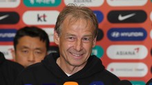 HLV Klinsmann lại có hành động gây phẫn nộ, chính trị gia Hàn Quốc kêu gọi sa thải