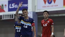 Bất ngờ trận 'siêu kinh điển' bóng đá Việt Nam, Quả bóng vàng 2023 thể hiện đẳng cấp khác biệt trước những ngoại binh chất lượng