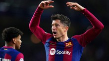 Lewandowski ghi bàn, Barcelona 'thổi văng' Napoli để đi tiếp ở Cúp C1; sao trẻ 17 tuổi đi vào lịch sử CLB