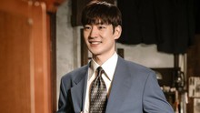 Mỹ nam Lee Je Hoon tái xuất với ‘Chief Detective 1958’