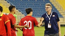 HLV Troussier khen 3 trò cưng, nói ĐT Việt Nam có thể dự World Cup... ‘nếu có 20 Hoàng Đức và 20 Việt Anh’