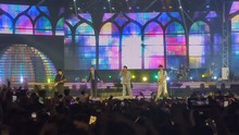 Vũ. và ban nhạc Dear Jane trình diễn 'Những lời hứa bỏ quên' trên sân khấu Hong Kong (Trung Quốc)