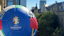 Mỗi ngày một sân bóng EURO: Thành phố của Goethe, tài chính và bóng đá