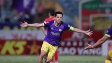 Văn Quyết đưa Hà Nội FC trở lại đua vô địch, CAHN 'rơi tự do'