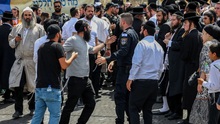 Israel: Cảnh sát và người hành hương đụng độ tại lễ hội tôn giáo