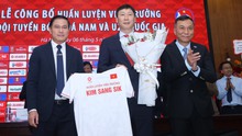 HLV Hoàng Văn Phúc: 'Thông điệp mới, xung lực mới cho bóng đá Việt Nam'