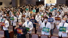 Hàn Quốc: Các giáo sư y khoa tiếp tục đình công