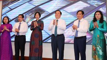 Trưởng Ban Tuyên giáo Trung ương bấm nút khai trương Chuyên trang của TTXVN về bảo vệ nền tảng tư tưởng của Đảng