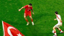 Sao Thổ Nhĩ Kỳ mặc nhầm áo đấu đồng đội trong trận đấu ở EURO 2024, gây ra sự hiểu nhầm hài hước