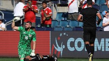 Kinh hoàng ở Copa America 2024, trọng tài ngã quỵ bất tỉnh trên sân