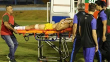 Thủ môn CLB Brazil bị cảnh sát bắn ngay trên sân