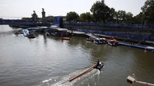 Môn Triathlon tại Olympic 2024 bị hoãn vì nước sông Seine 