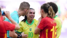 Bóng đá nữ Olympic 2024: Brazil sụp đổ bởi thẻ đỏ của tượng đài Marta, Canada 'thoát hiểm' ngoạn mục