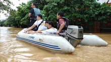 Nước lũ dâng cao, trên 12.000 hộ dân ở thành phố Yên Bái phải di dời 