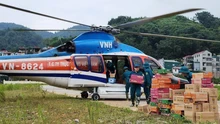 Không quân điều trực thăng bay Mi-171 bay cứu trợ đồng bào vùng lũ