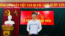 Ngôi sao bóng đá nữ Việt Nam từng sút phạt góc 2 lần thành bàn nhận vinh dự cao quý, được dân mạng gửi vạn lời chúc mừng