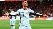 Ronaldo trở thành cầu thủ đầu tiên cán mốc 900 bàn thắng, bỏ Messi lại phía sau; nhà vô địch EURO gây thất vọng