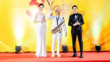 Saxophone Minh Tâm Bùi mở màn lễ trao giải Mai Vàng lần thứ 30