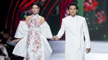 Phương Trinh Jolie sải bước catwalk, khoe dáng chuẩn sau sinh con thứ 3 