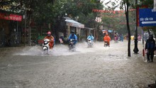 Cảnh báo mưa lớn cục bộ, lốc, mưa lớn từ Quảng Trị đến Khánh Hòa và Nam Bộ
