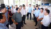 Thủ tướng Phạm Minh Chính kiểm tra, chỉ đạo xử lý các vướng mắc tại Cần Thơ