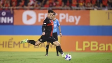 Đức Chiến sút tung lưới CLB cũ, cuộc đua vô địch V-League kịch tính