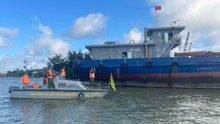 Huế kêu gọi tàu thuyền vào bờ tránh trú bão số 12