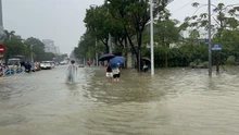 Huế và Đà Nẵng chủ động ứng phó với lũ đặc biệt lớn, lũ khẩn