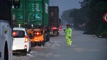Lực lượng vũ trang Đà Nẵng bảo đảm an toàn cho nhân dân mùa mưa lũ