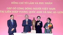 Tổng Bí thư Tô Lâm gặp gỡ cán bộ nhân viên Đại sứ quán và cộng đồng người Việt Nam tại Anh