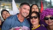 HLV Hà Nội FC Harry Kewell được chào đón nồng nhiệt khi sang Việt Nam
