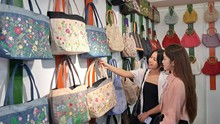 Khai mạc Hội chợ quốc tế Quà tặng hàng thủ công mỹ nghệ Hà Nội 2025