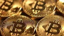 Bitcoin mất ngưỡng 100.000 USD/BTC khi thị trường né tránh rủi ro