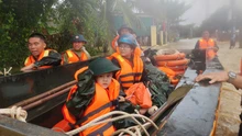 Khánh Hòa điều động lực lượng ứng cứu người dân bị ngập lụt